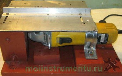 Готовая циркулярка с УШМ в работе