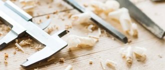 мастер столярного дела за работой