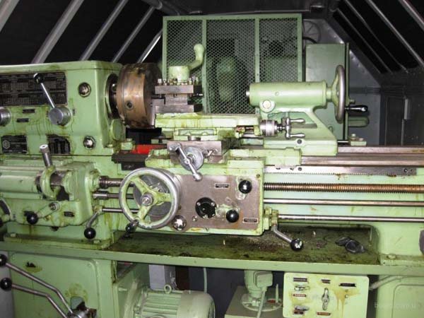 Общий вид универсального токарно-винторезного станка ЛТ-10, ЛТ-11
