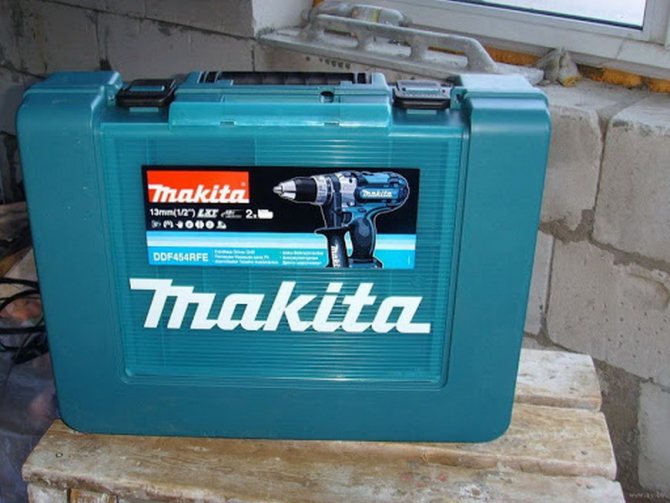 шуруповерт Makita