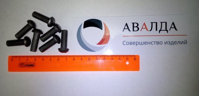 Заклепки стальные под молоток